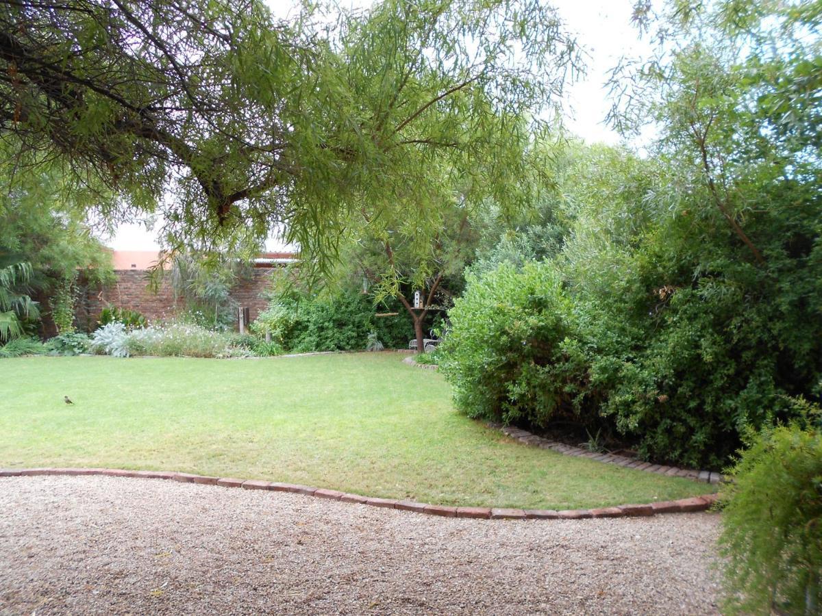 Pane Vivente Garden Cottage Beaufort West Exterior photo